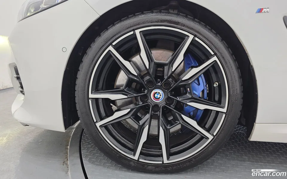 BMW 8 Series M850i xDrive 2022 — миниатюра 2