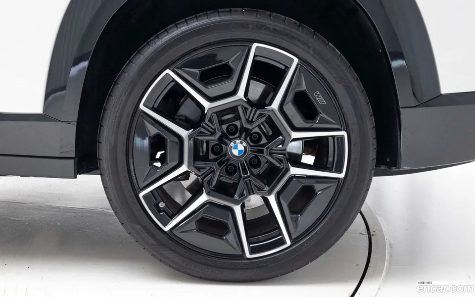 BMW XM 4.4 2025 — миниатюра 5