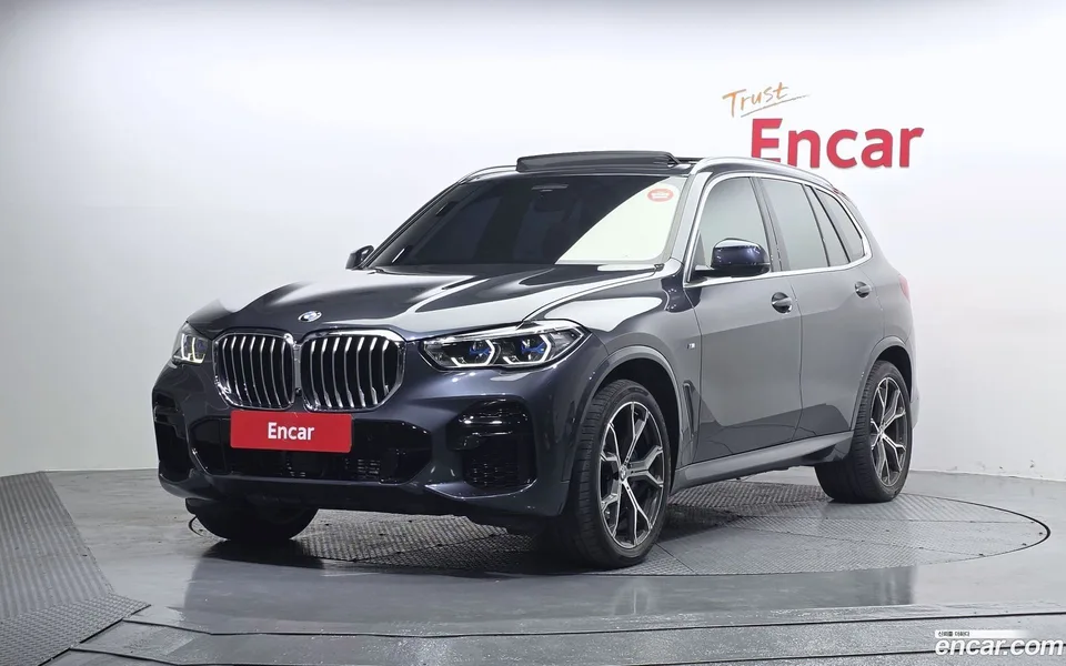 BMW X5 xDrive 30d M 2022 — фото 1, купить с доставкой в Москву