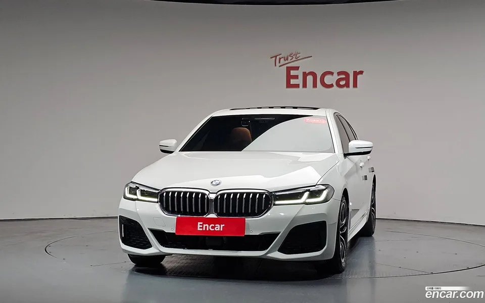 BMW 5 Series 520i M 2022 — миниатюра 3