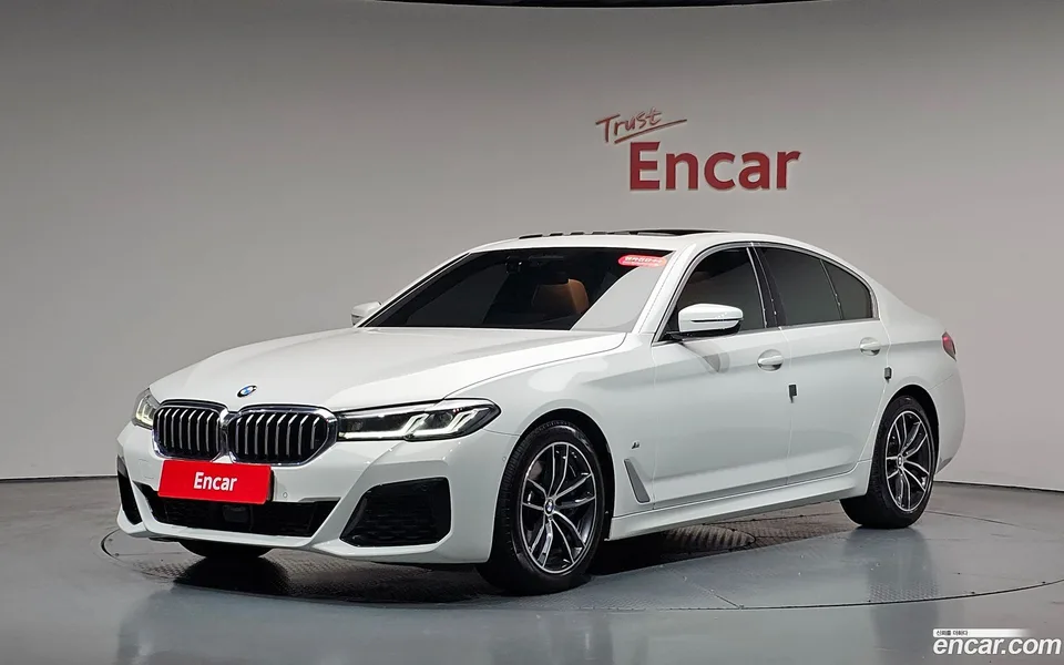 BMW 5 Series 520i M 2022 — фото 1, купить с доставкой в Москву