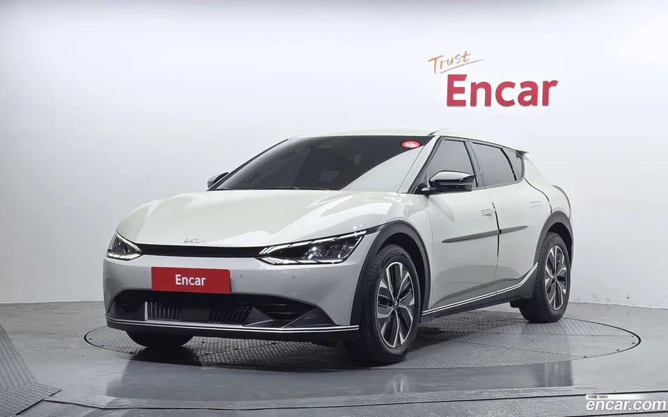 Kia EV6 2022 — фото 1, купить с доставкой в Москву