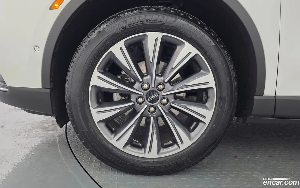 Lincoln Corsair 2.0 AWD 2022 — миниатюра 5