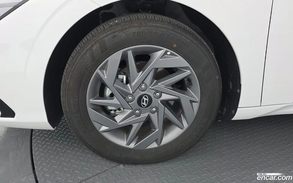 Hyundai Avante CN7 1.6 2025 — миниатюра 2
