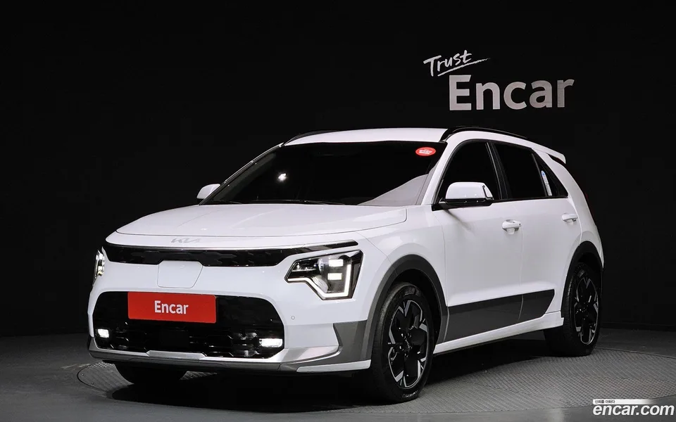 Kia Niro EV 2024 — фото 1, купить с доставкой в Москву