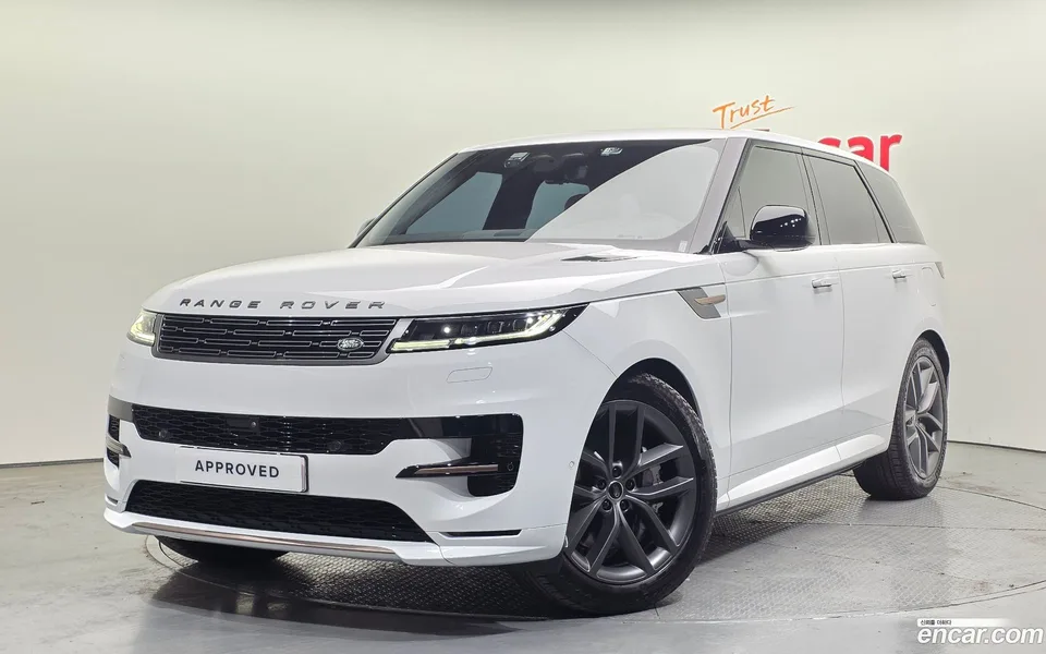 Land Rover Range Rover Sport P550E HSE 2025 — фото 1, купить с доставкой в Москву