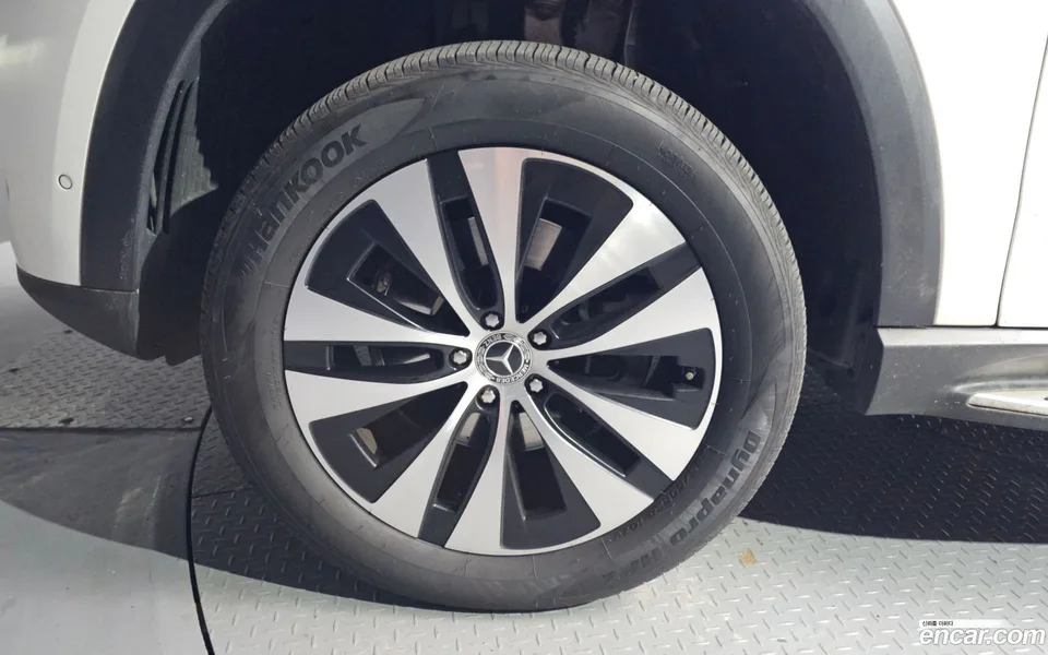 Mercedes-Benz GLE-Class GLE300d 4MATIC 2023 — миниатюра 2