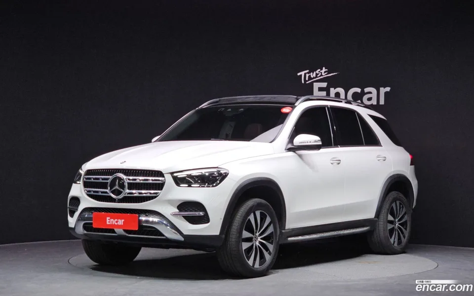 Mercedes-Benz GLE-Class GLE300d 4MATIC 2023 — фото 1, купить с доставкой в Москву