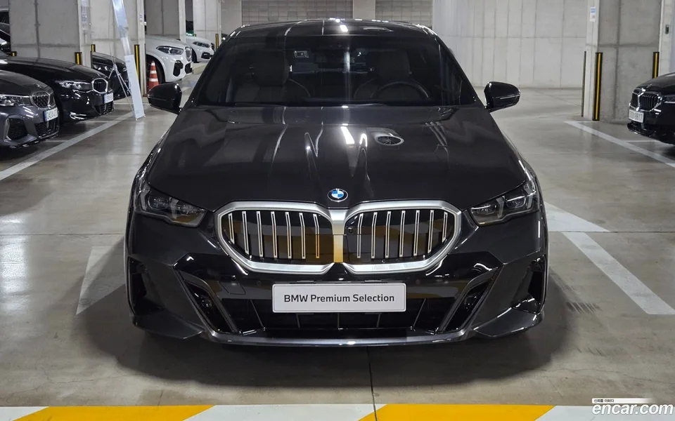 BMW 5 Series 523d M 2025 — миниатюра 3