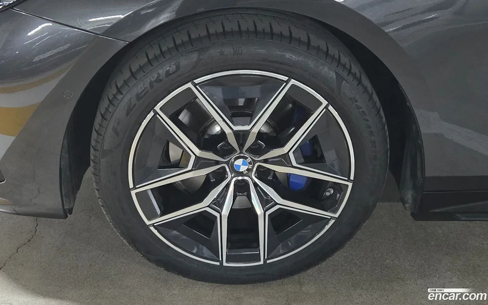 BMW 5 Series 523d M 2025 — миниатюра 5