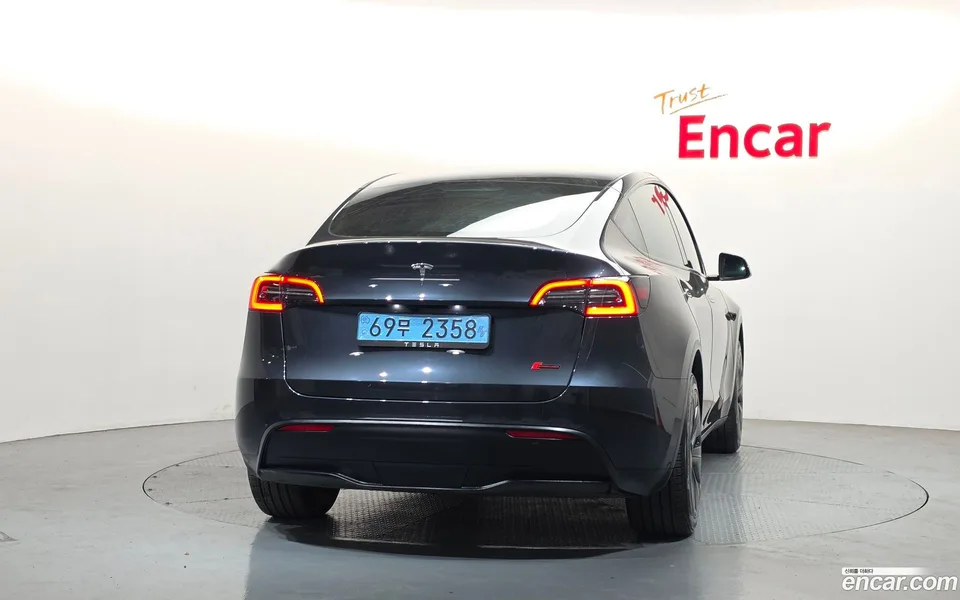 Tesla Model Y RWD 2025 — миниатюра 4