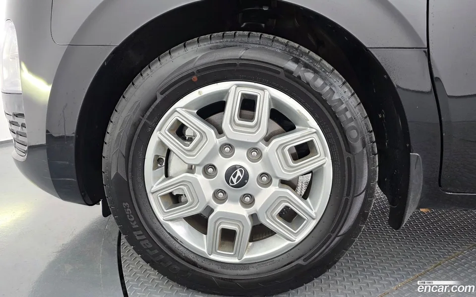 Hyundai Staria L3.5 3 2025 — миниатюра 2