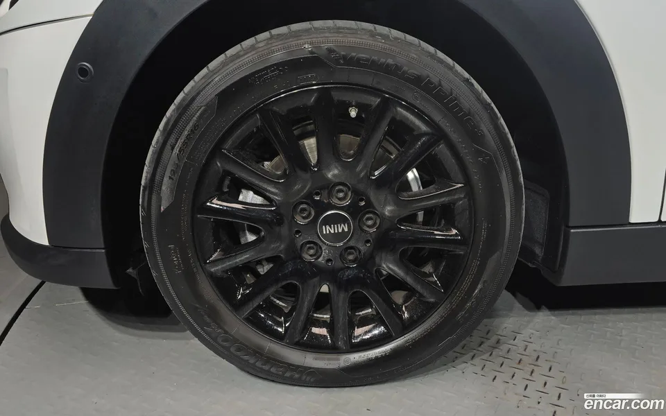 MINI Cooper 5 2024 — миниатюра 2