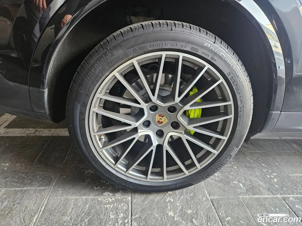 Porsche Cayenne 3.0 E- 2022 — миниатюра 2