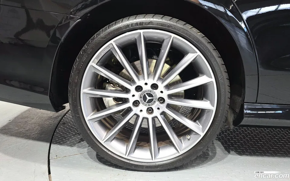 Mercedes-Benz E-Class E350 4MATIC AMG Line 2022 — миниатюра 2