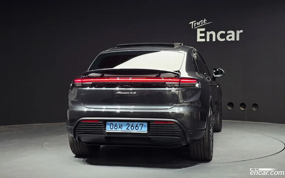 Porsche Macan Electric 4S 2025 — миниатюра 4