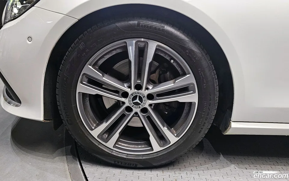Mercedes-Benz E-Class E250 2023 — миниатюра 2