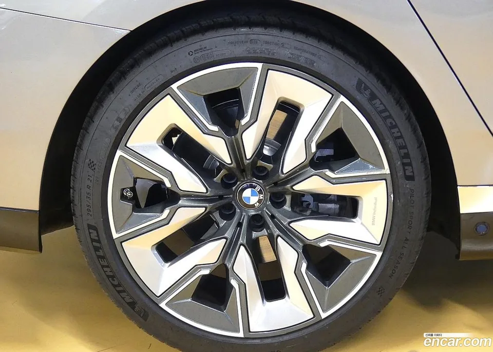 BMW 7 Series 740i xDrive M 2024 — миниатюра 2