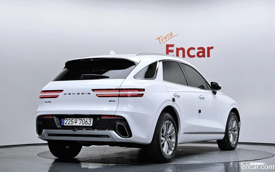 Genesis GV70 2.5T AWD 2024 — миниатюра 2