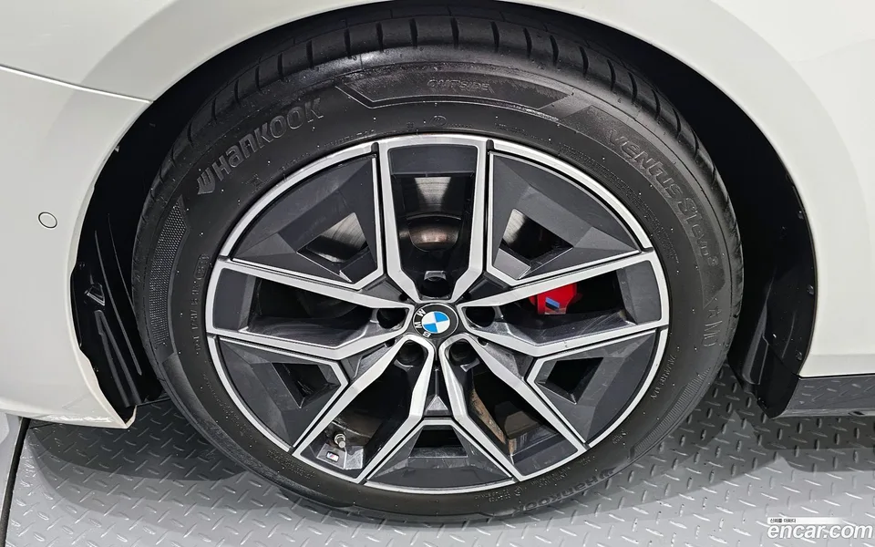 BMW 5 Series 520i 2024 — миниатюра 2