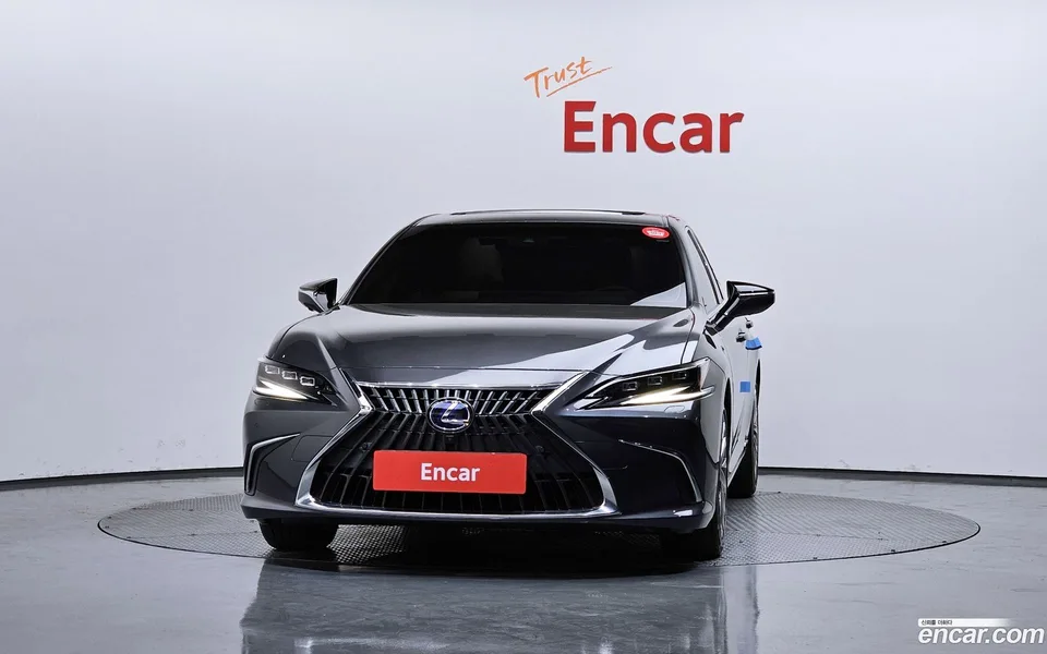 Lexus ES 300h 2022 — миниатюра 3