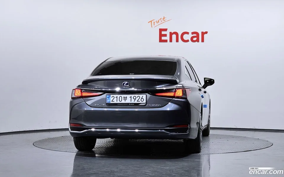 Lexus ES 300h 2022 — миниатюра 4
