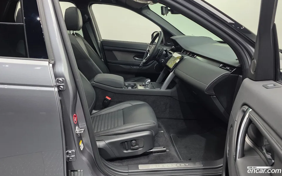 Land Rover Discovery Sport P250 SE 2025 — миниатюра 3