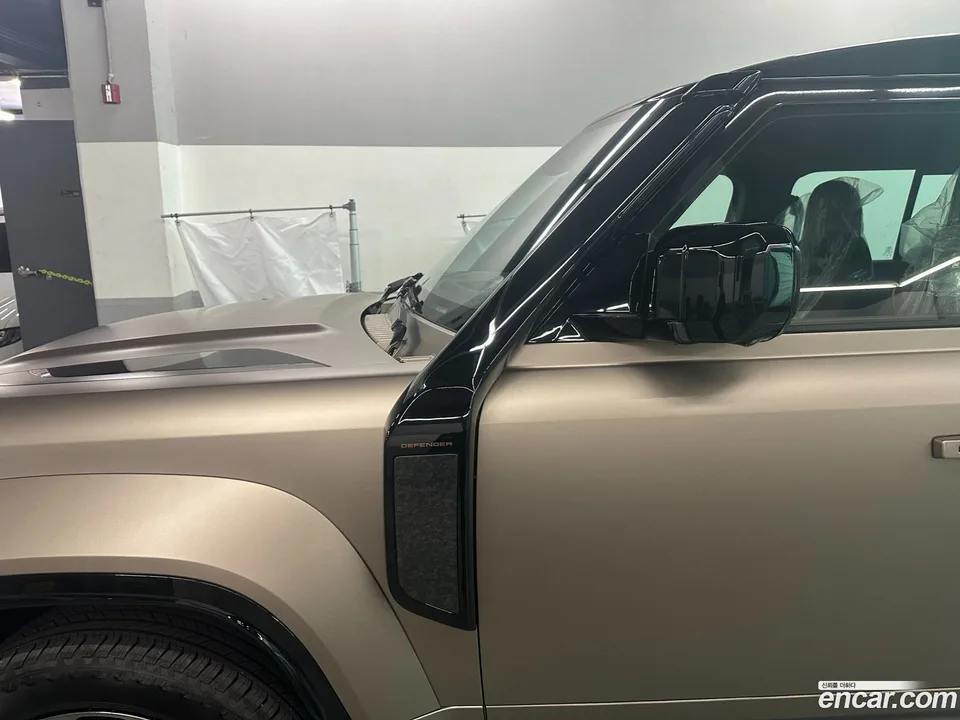 Land Rover Defender 110 P635 2025 — миниатюра 3