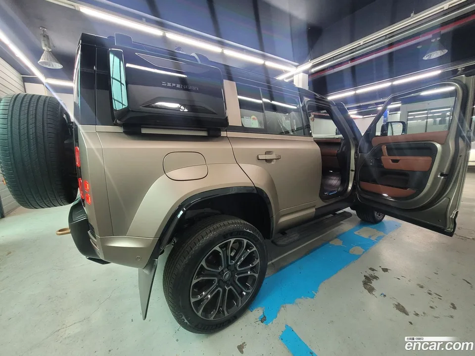 Land Rover Defender 110 P635 2025 — миниатюра 4