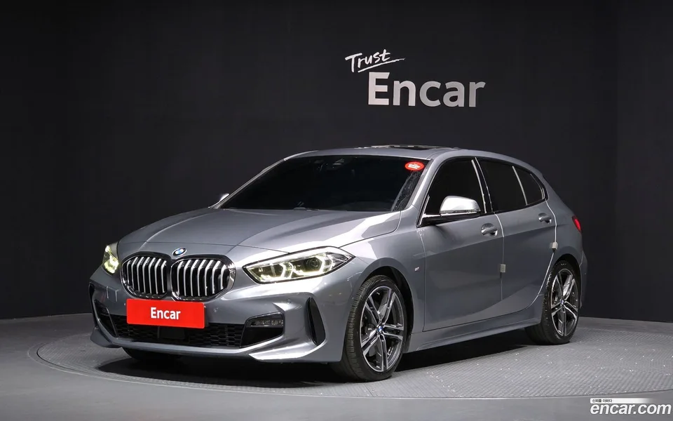 BMW 1 Series 120i M 2023 — фото 1, купить с доставкой в Москву