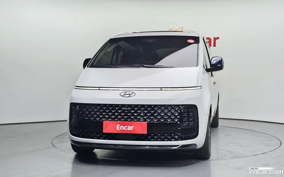Hyundai Staria 4WD 9 2023 — миниатюра 3