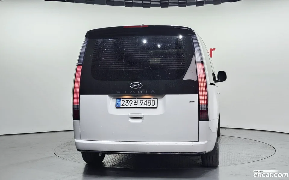 Hyundai Staria 4WD 9 2023 — thumbnail 4