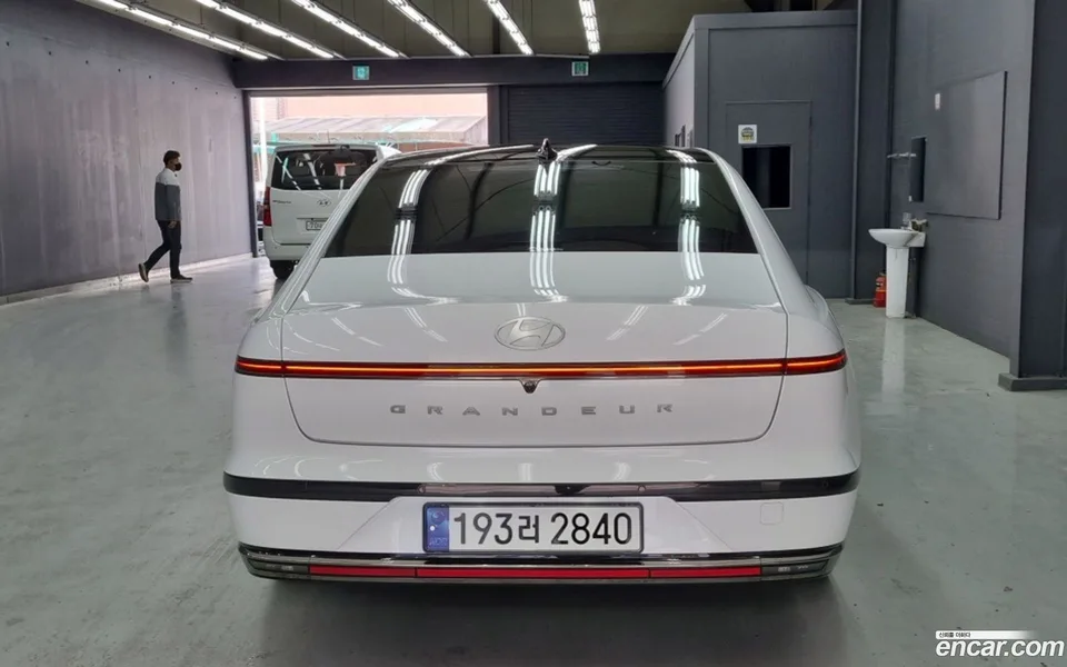 Hyundai Grandeur 2.5 2WD 2023 — миниатюра 4