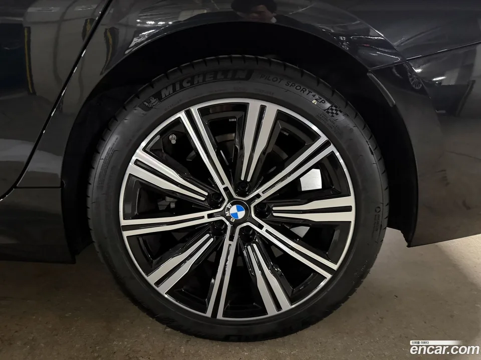 BMW 3 Series 320i 2025 — миниатюра 2