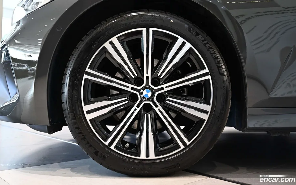 BMW 3 Series 320i 2025 — миниатюра 5