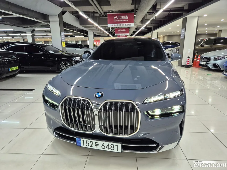 BMW 7 Series 740d xDrive 2023 — фото 1, купить с доставкой в Москву