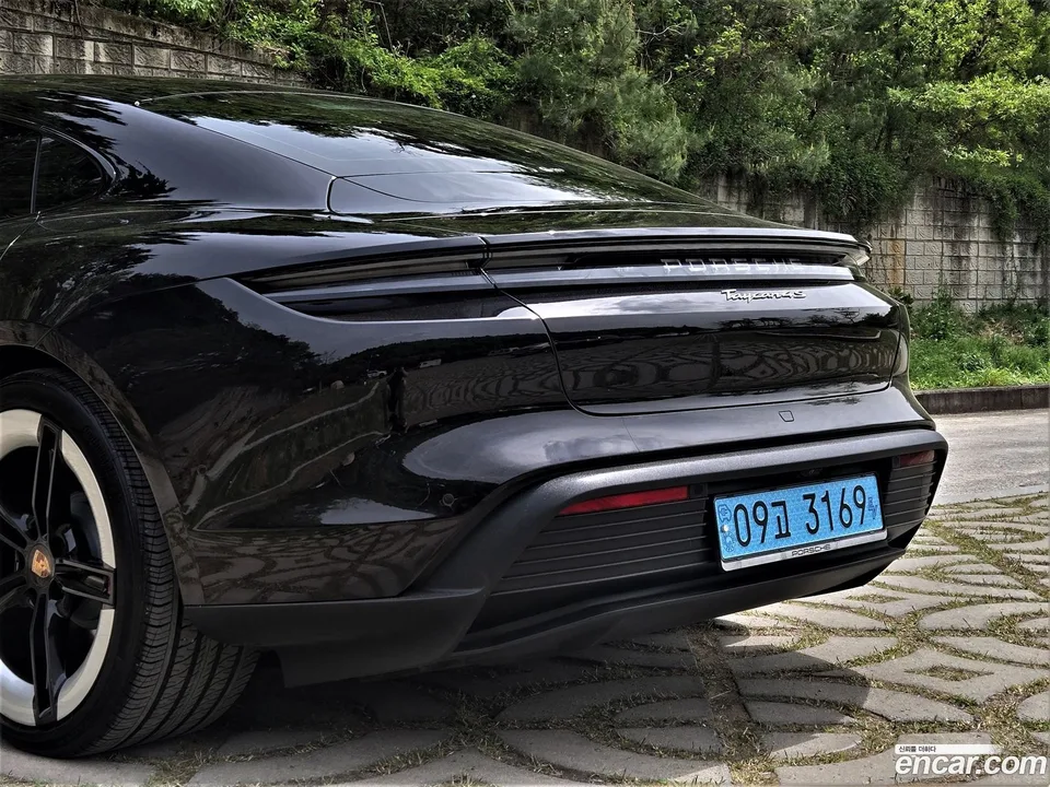 Porsche Taycan 4S 2025 — миниатюра 3