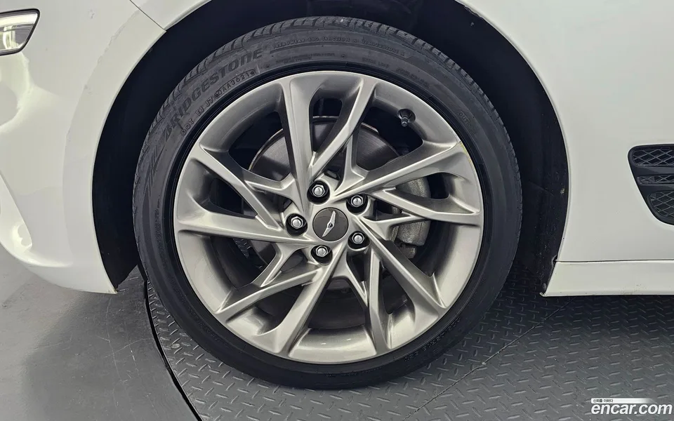 Genesis G70 2.0T 4WD 2022 — миниатюра 2