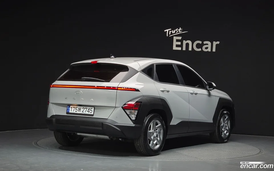 Hyundai Kona Hybrid 2023 — миниатюра 2