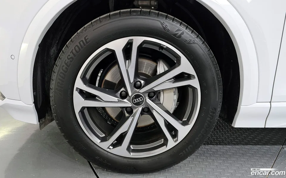 Audi Q6 e- 2025 — миниатюра 2