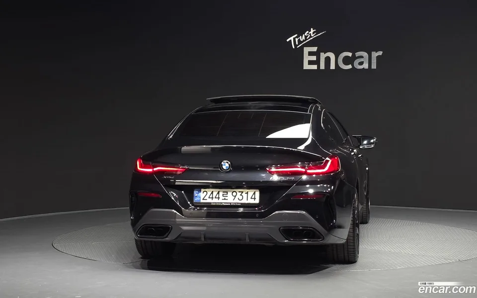 BMW 8 Series M850i xDrive 2023 — миниатюра 4