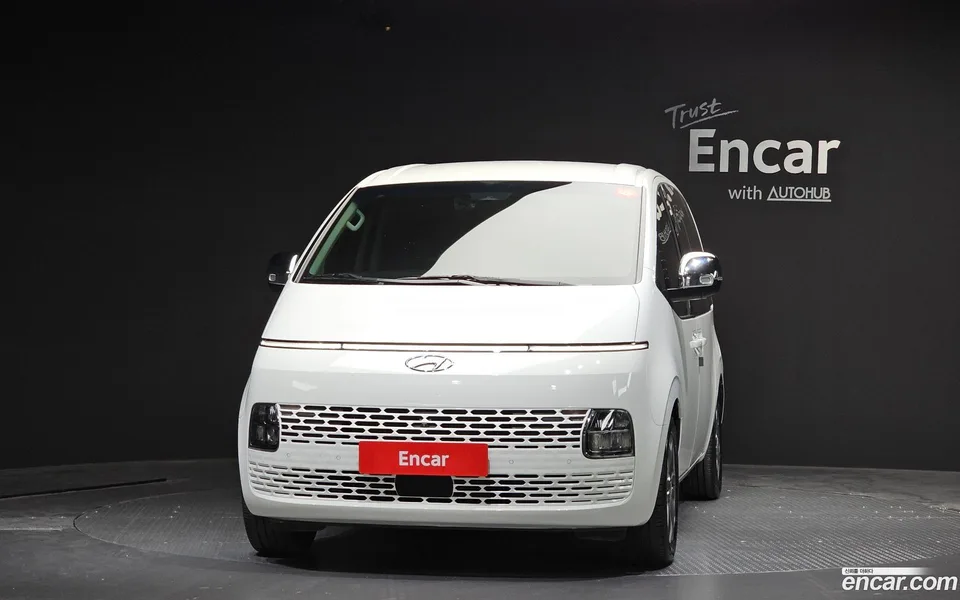 Hyundai Staria L3.5 9 2024 — миниатюра 3