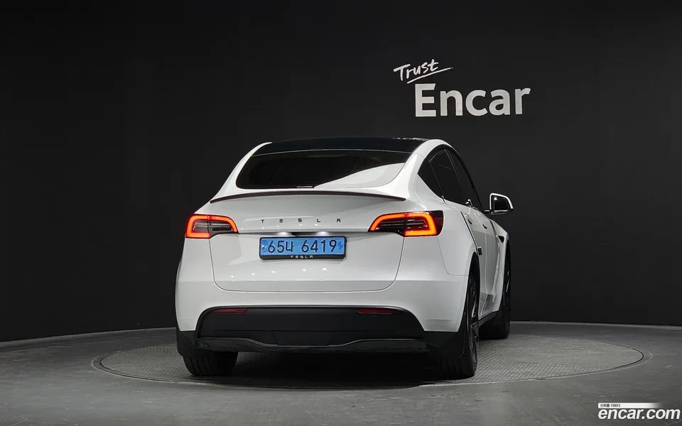 Tesla Model Y RWD 2024 — миниатюра 4