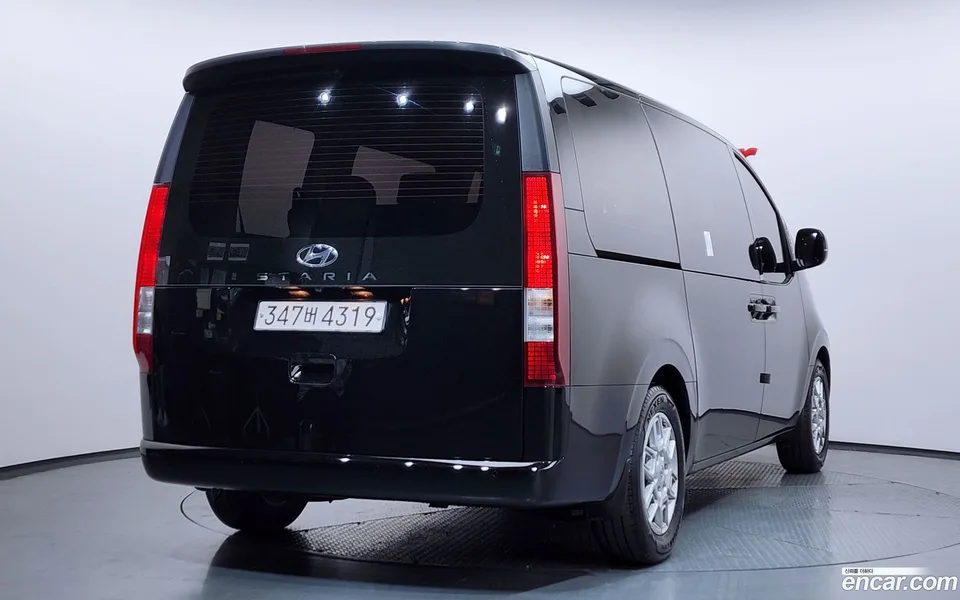 Hyundai Staria 9 2022 — миниатюра 2