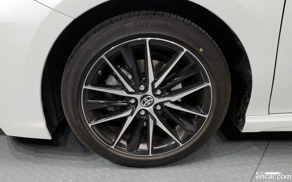 Toyota Camry 2.5 XSE 2024 — миниатюра 2