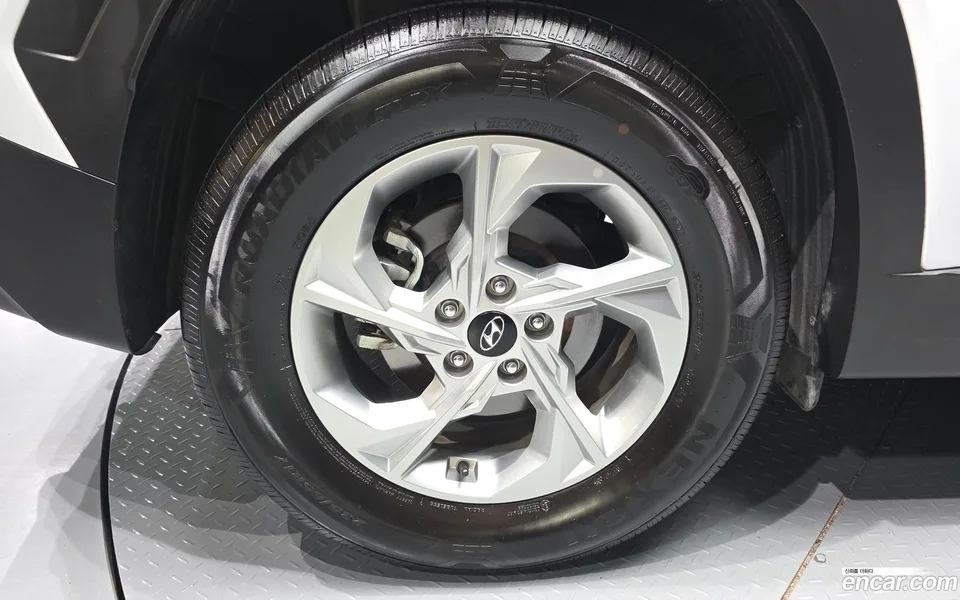 Hyundai Tucson 2.0 2WD 2023 — миниатюра 2