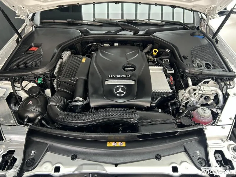 Mercedes-Benz E-Class E300e 4MATIC 2022 — миниатюра 2