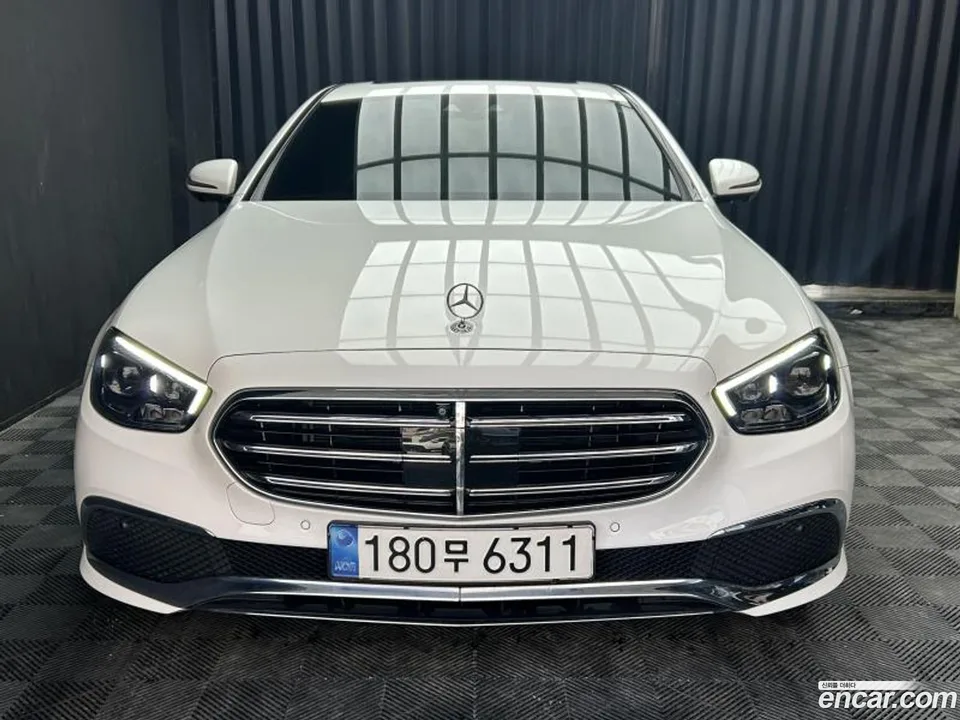 Mercedes-Benz E-Class E300e 4MATIC 2022 — фото 1, купить с доставкой в Москву