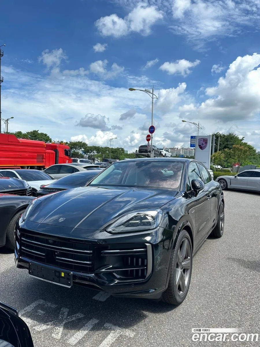 Porsche Cayenne 4.0 E- 2025 — миниатюра 2