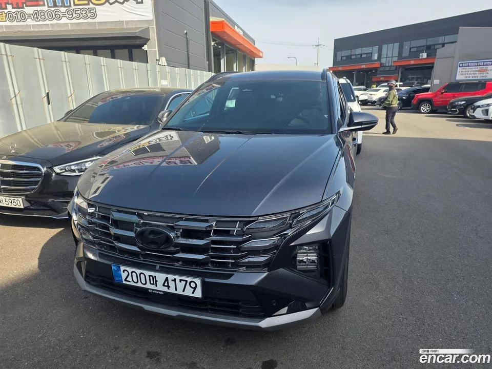Hyundai Tucson Hybrid NX4 HEV 1.6 2WD 2024 — фото 1, купить с доставкой в Москву